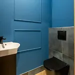 Downtown Comfort One