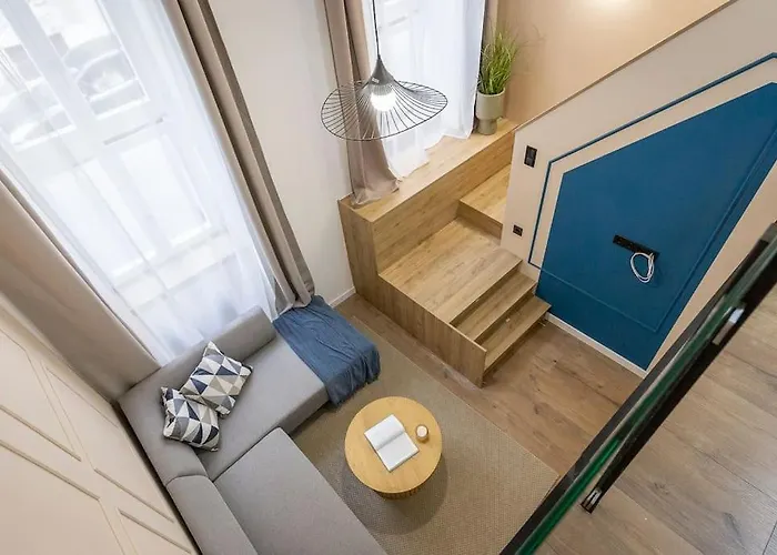 Downtown Comfort One *