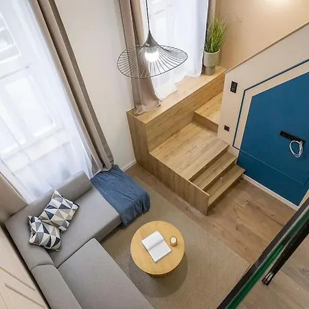 Downtown Comfort One *